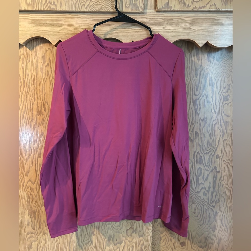 athletic long sleeve top